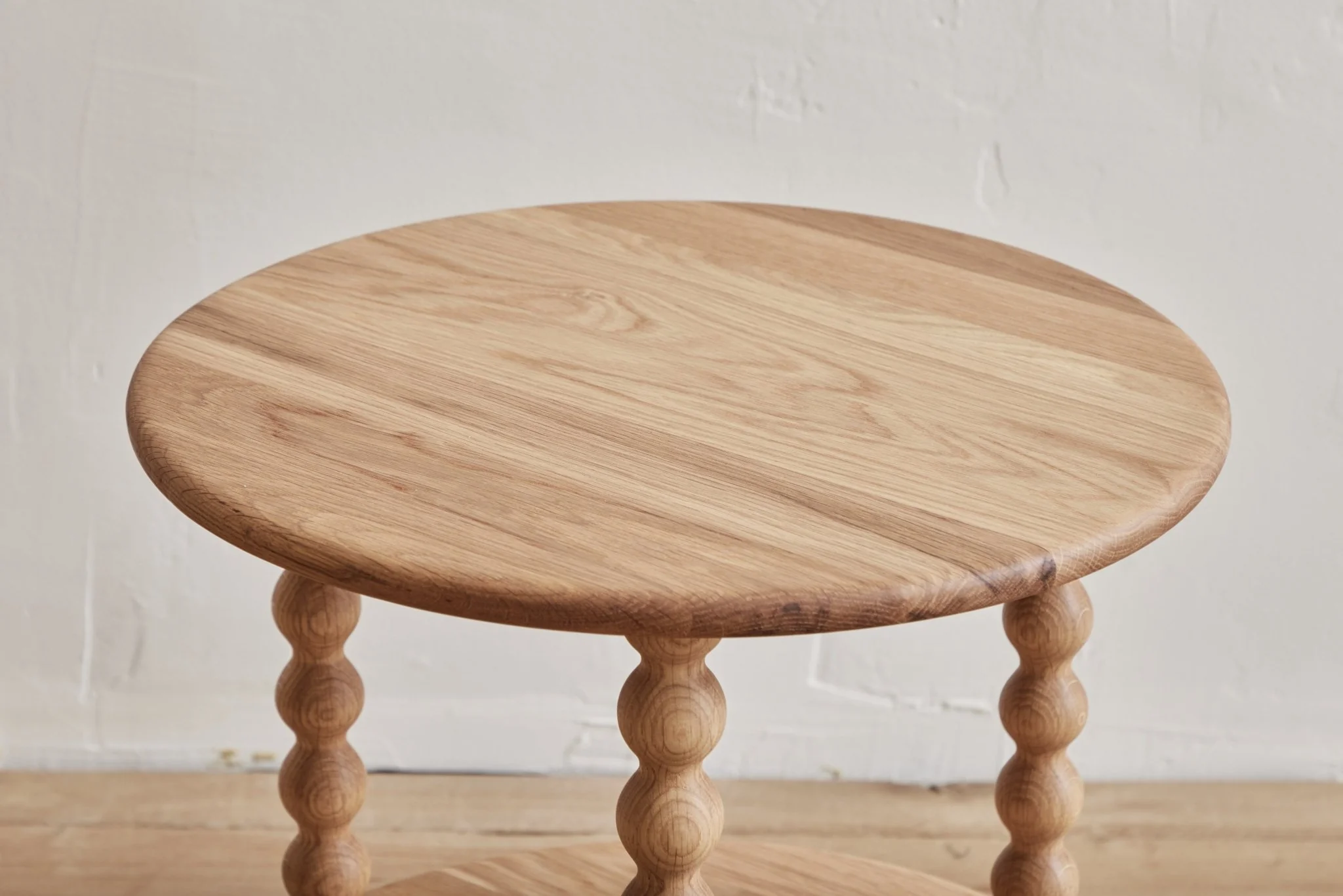2-Tier Round Bobbin Side Table in Natural Oak - Image 3