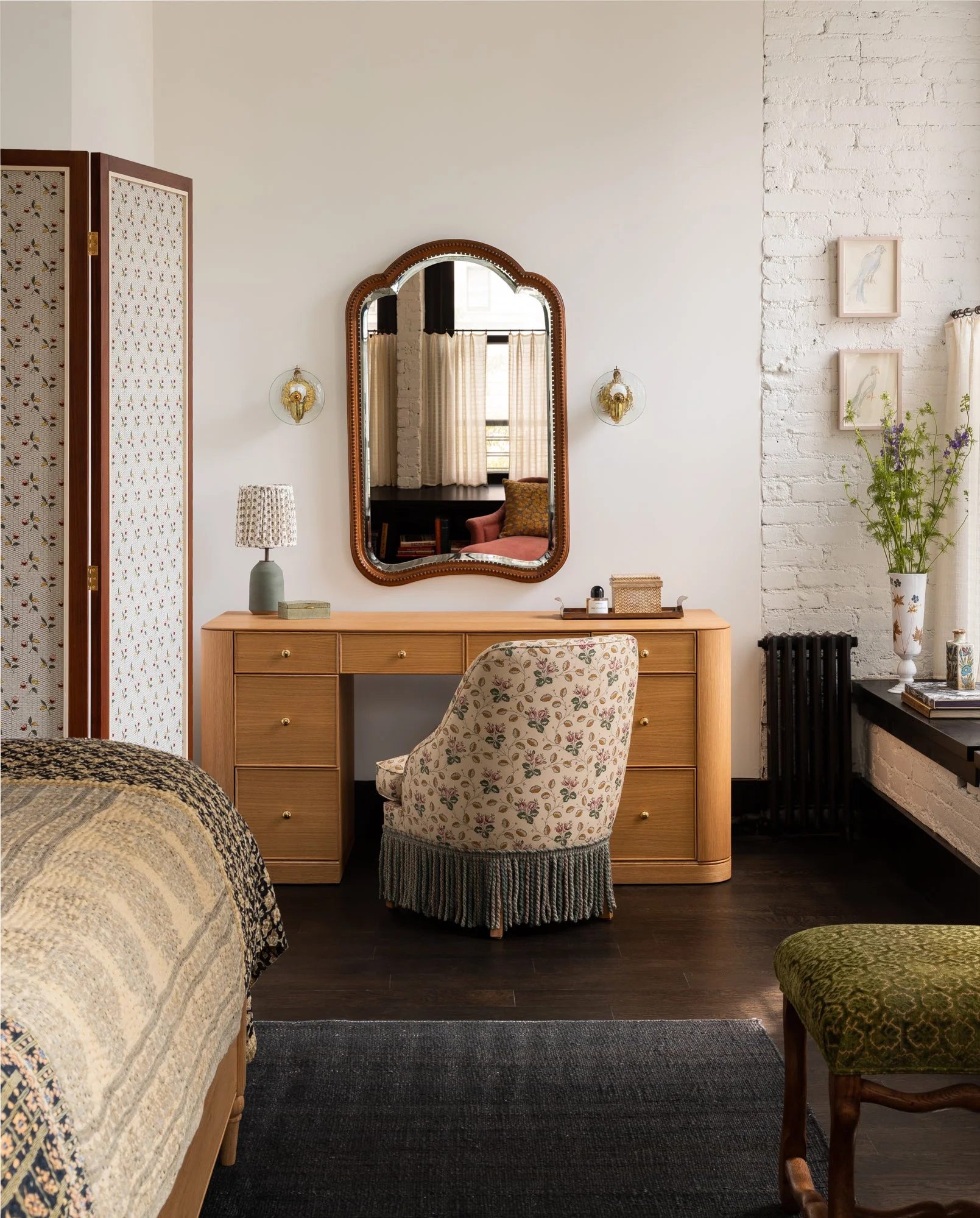 Fireplace Pull Up Chair - Image 16