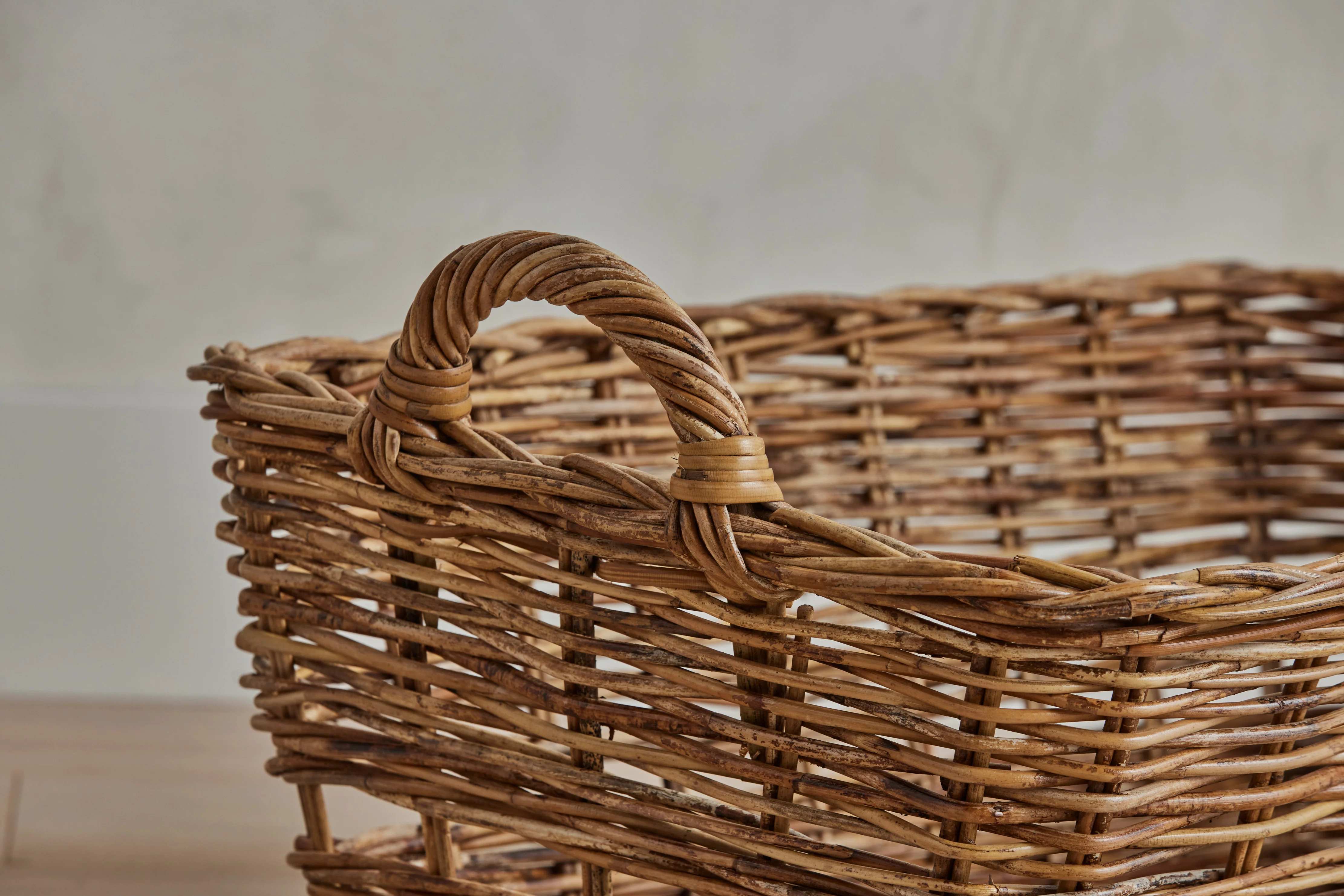 French Country Laundry Basket - Image 4