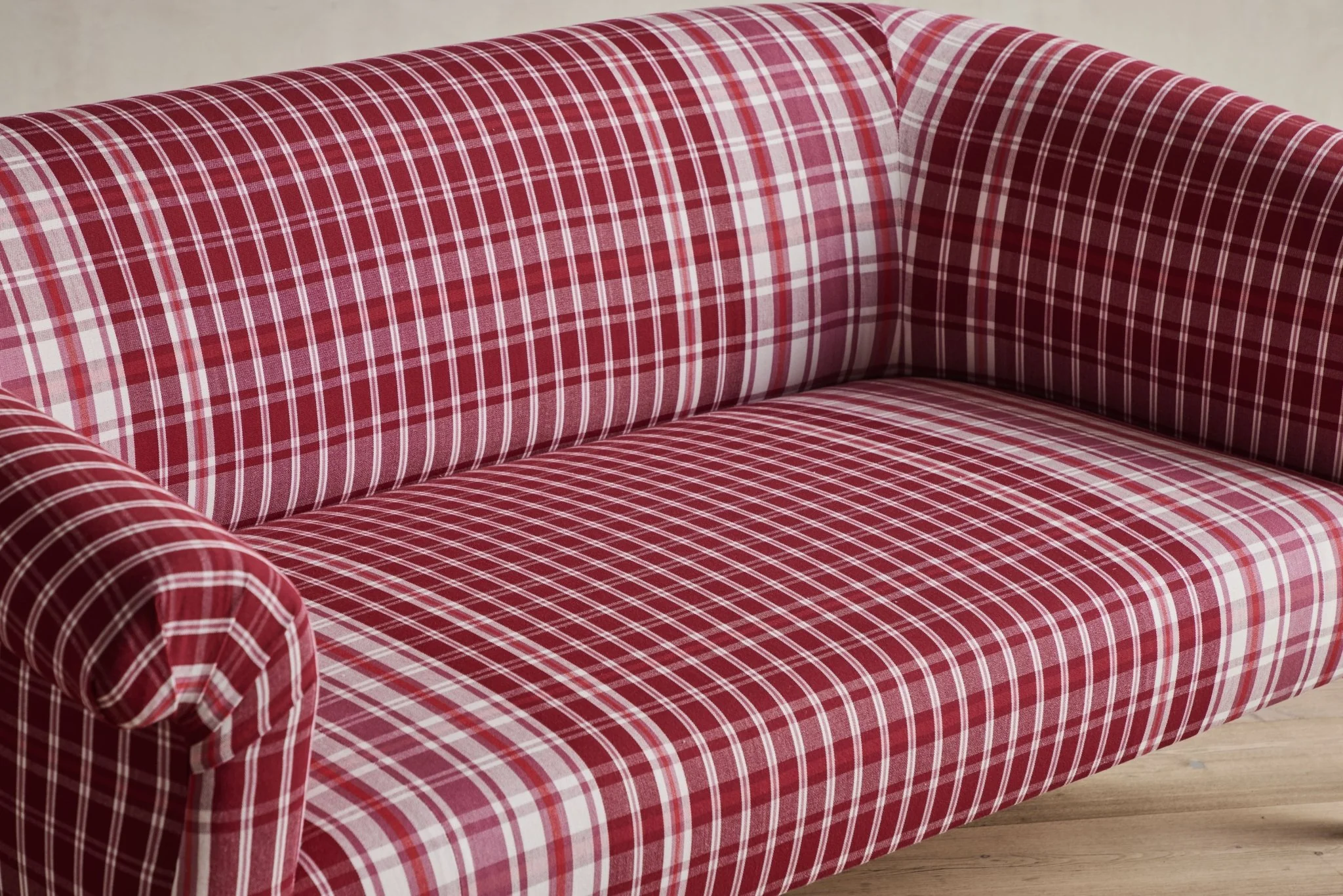 Low Back Settee - Image 14