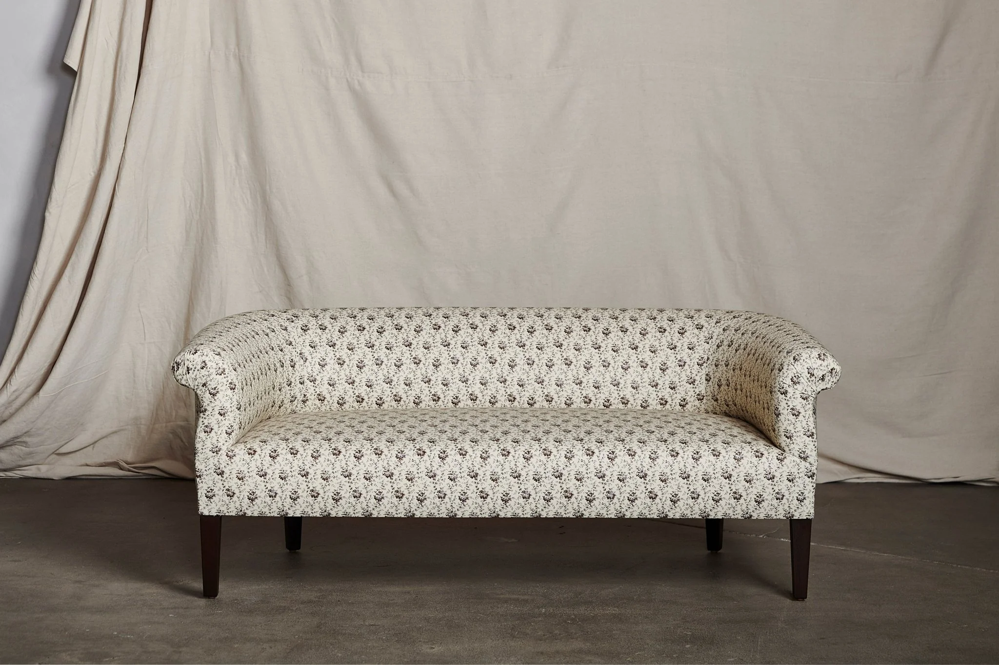 Low Back Settee - Image 16
