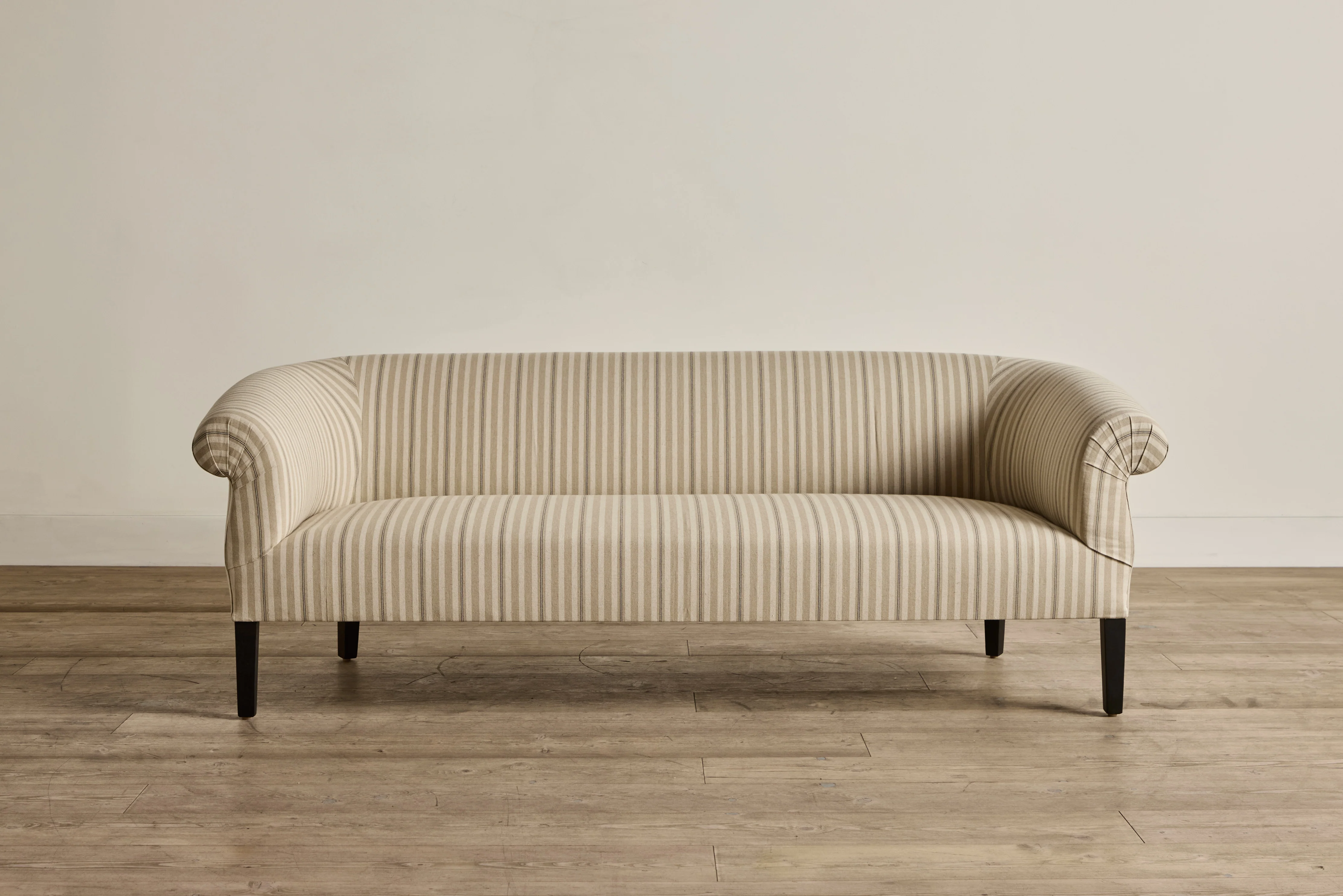 Low Back Settee - Image 4