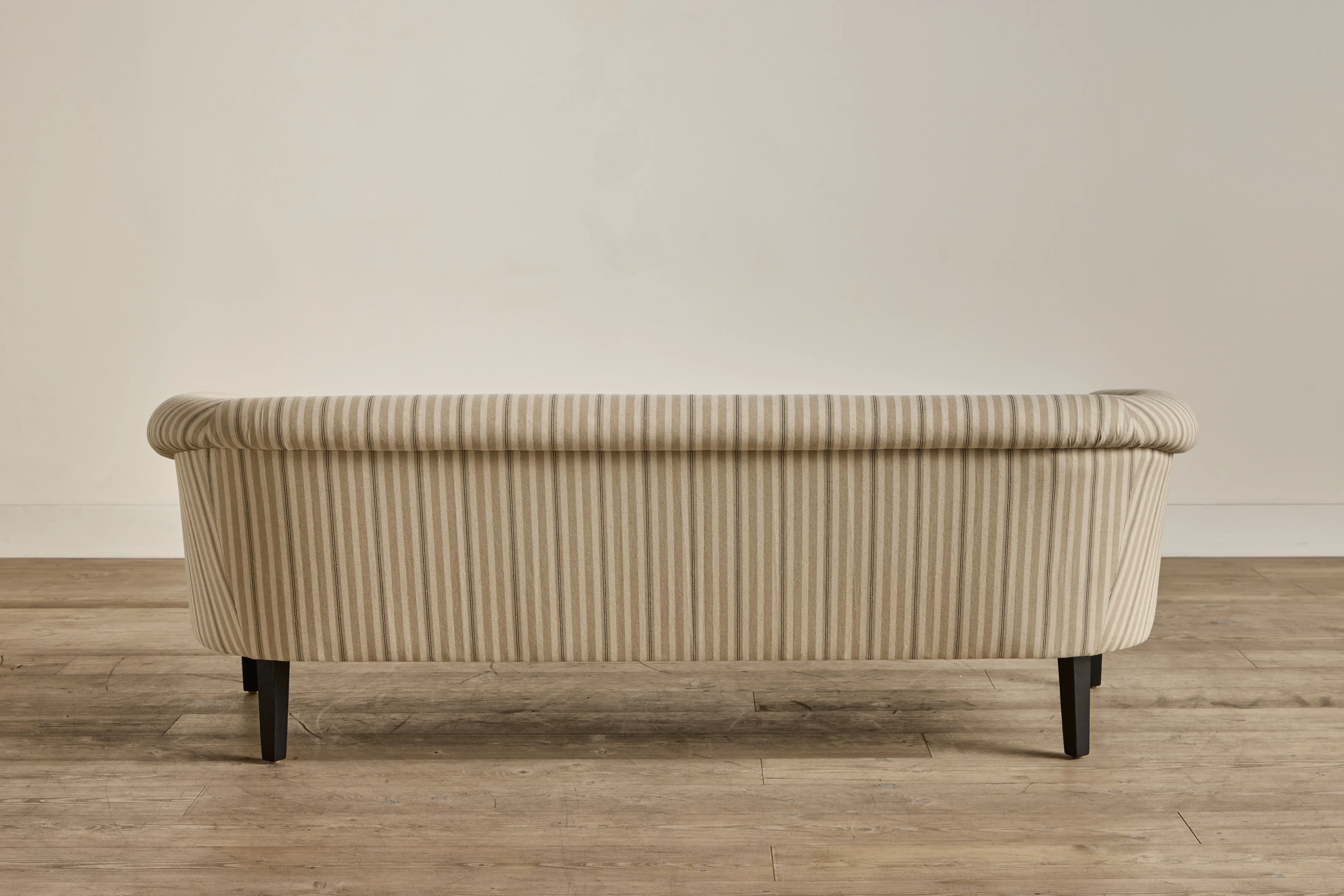 Low Back Settee - Image 7