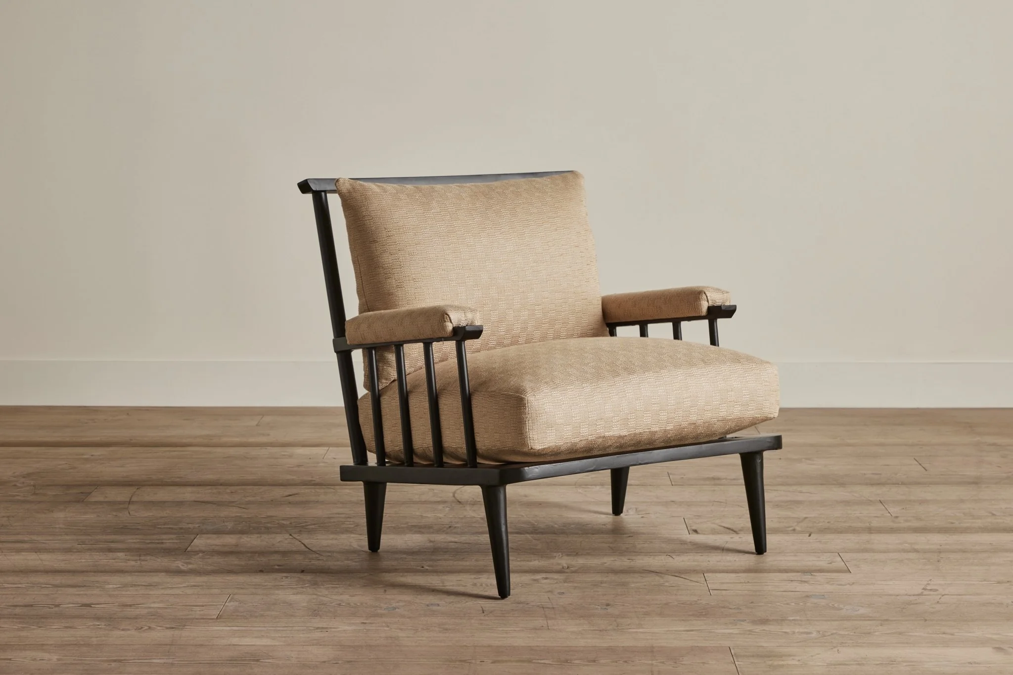 Metal Spindle Back Viewing Chair - Image 14