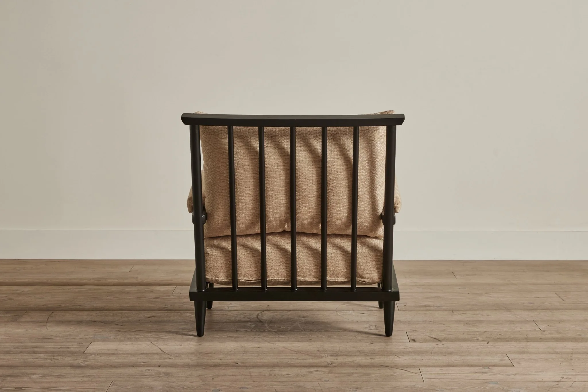 Metal Spindle Back Viewing Chair - Image 15