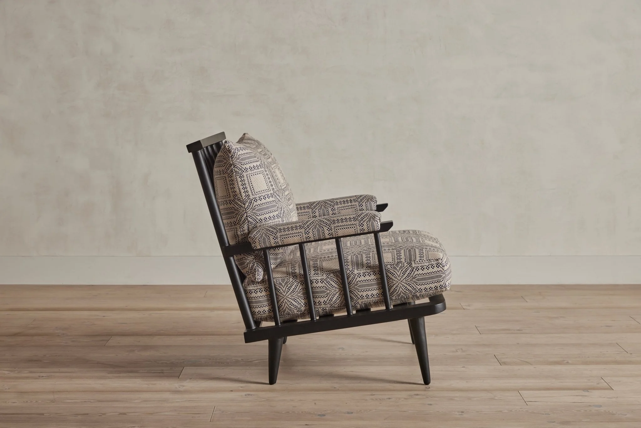 Metal Spindle Back Viewing Chair - Image 3