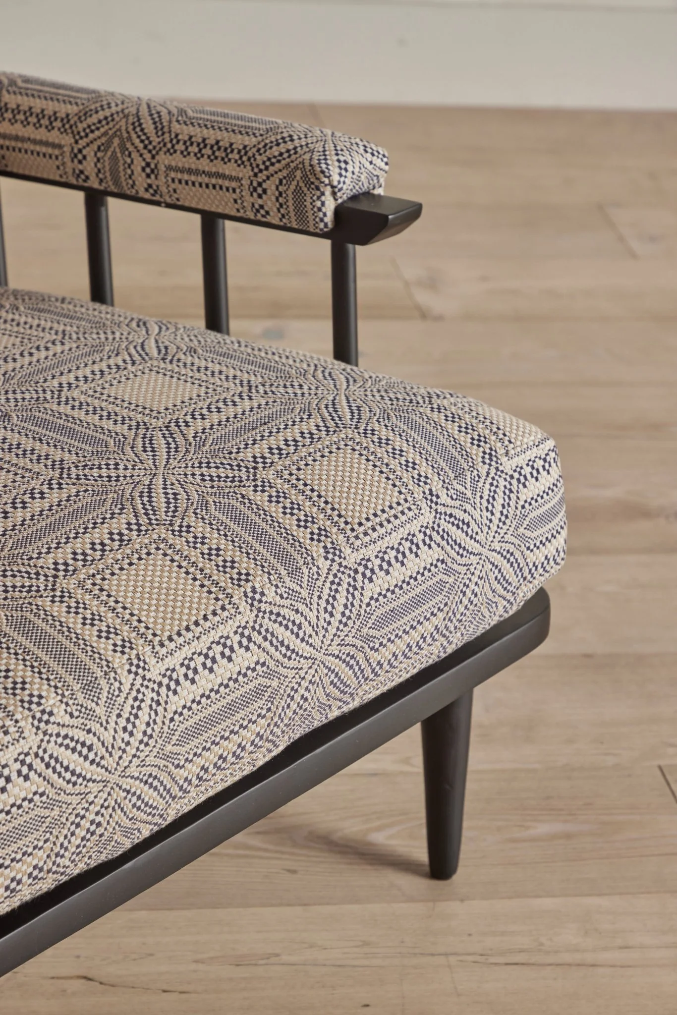 Metal Spindle Back Viewing Chair - Image 8