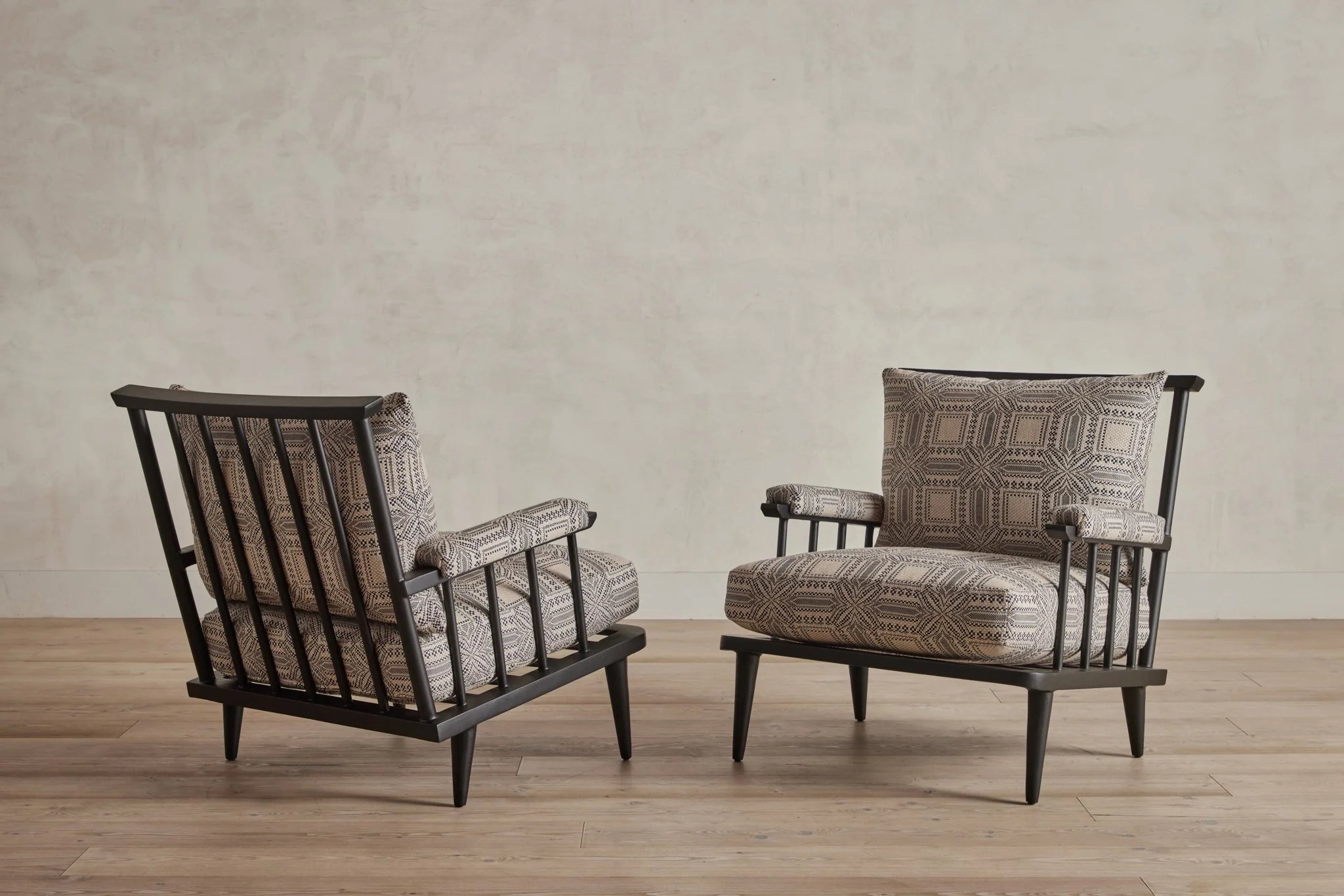 Metal Spindle Back Viewing Chair - Image 9