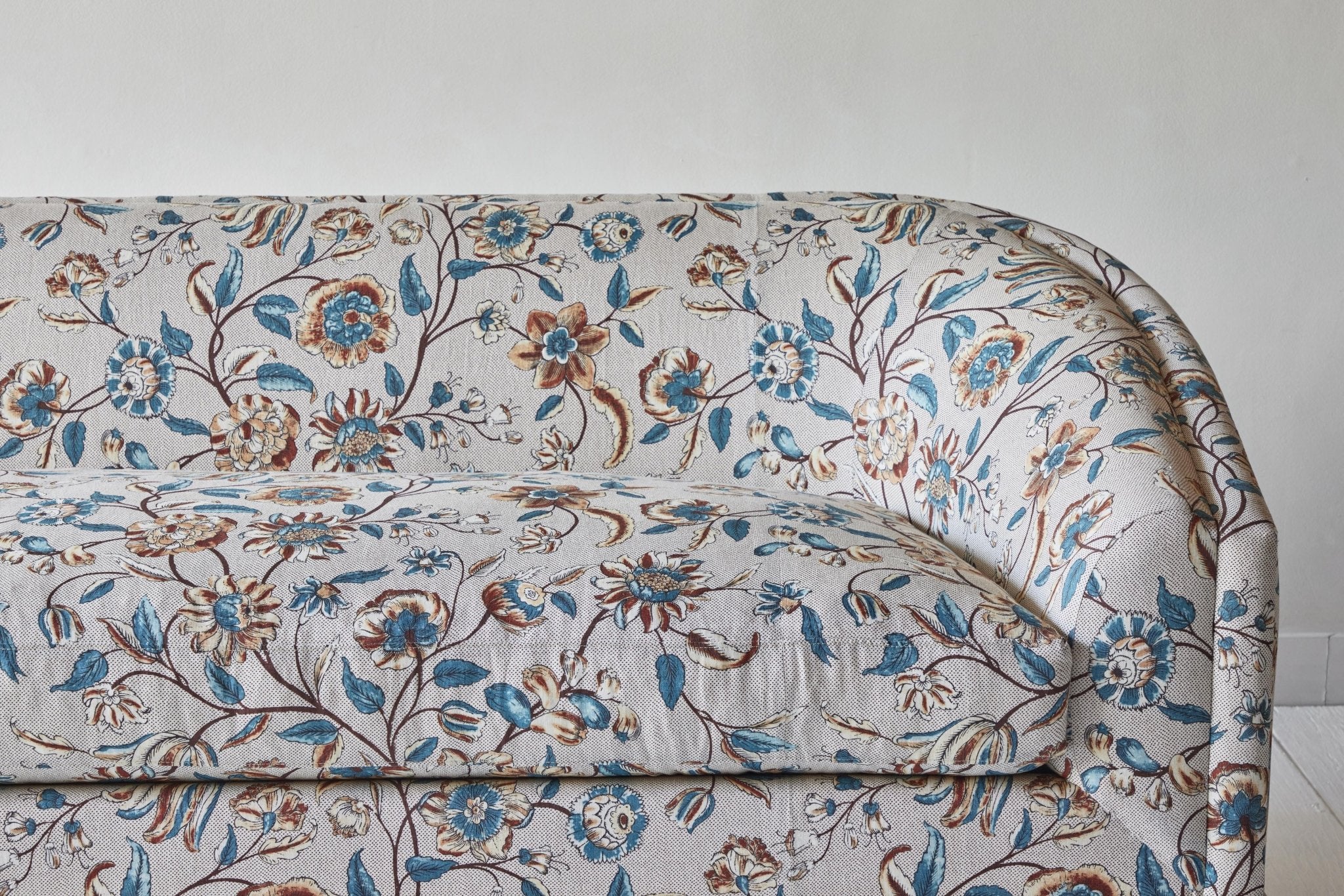 Curved Sofa - Image 10