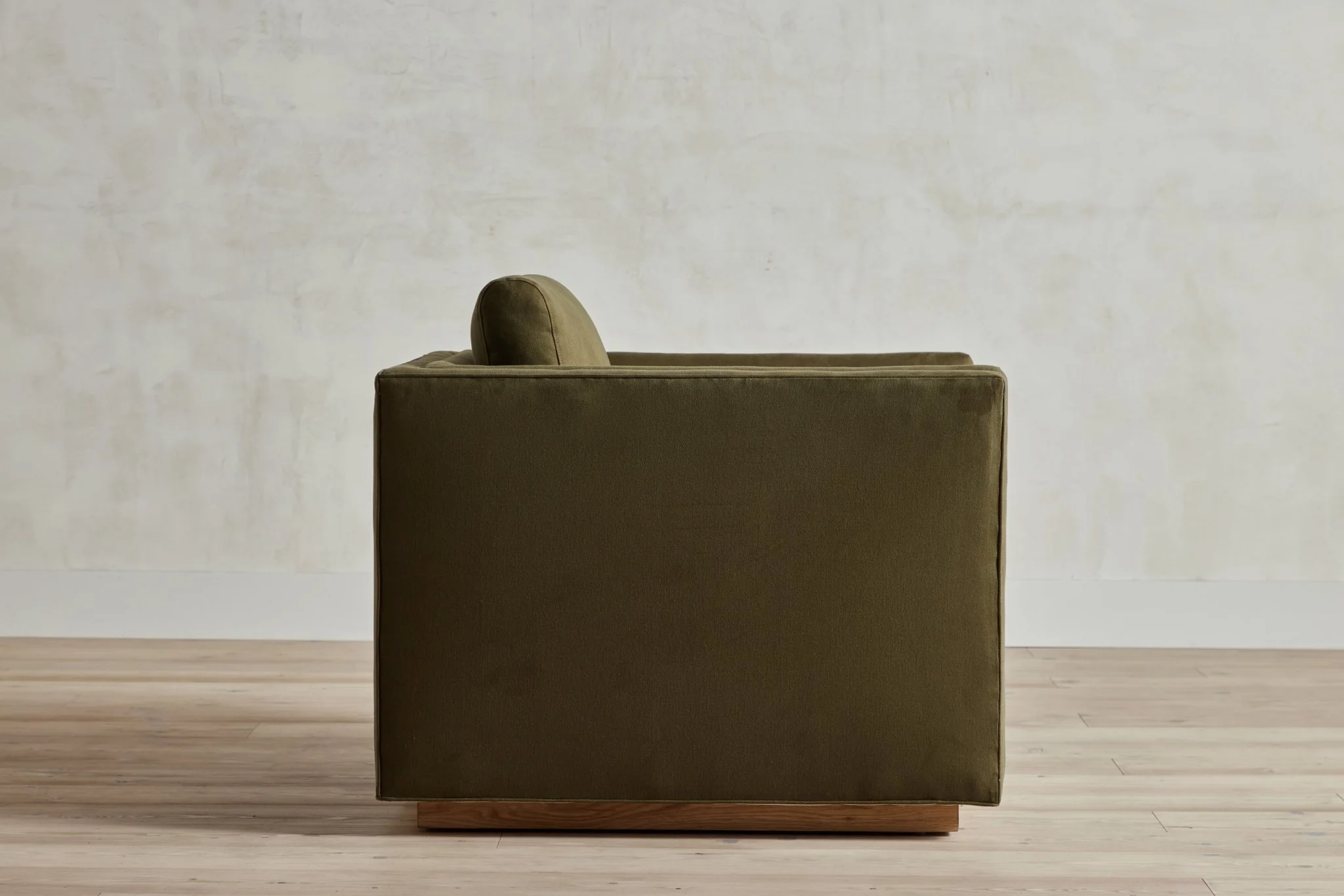 Modern Chair - Image 3