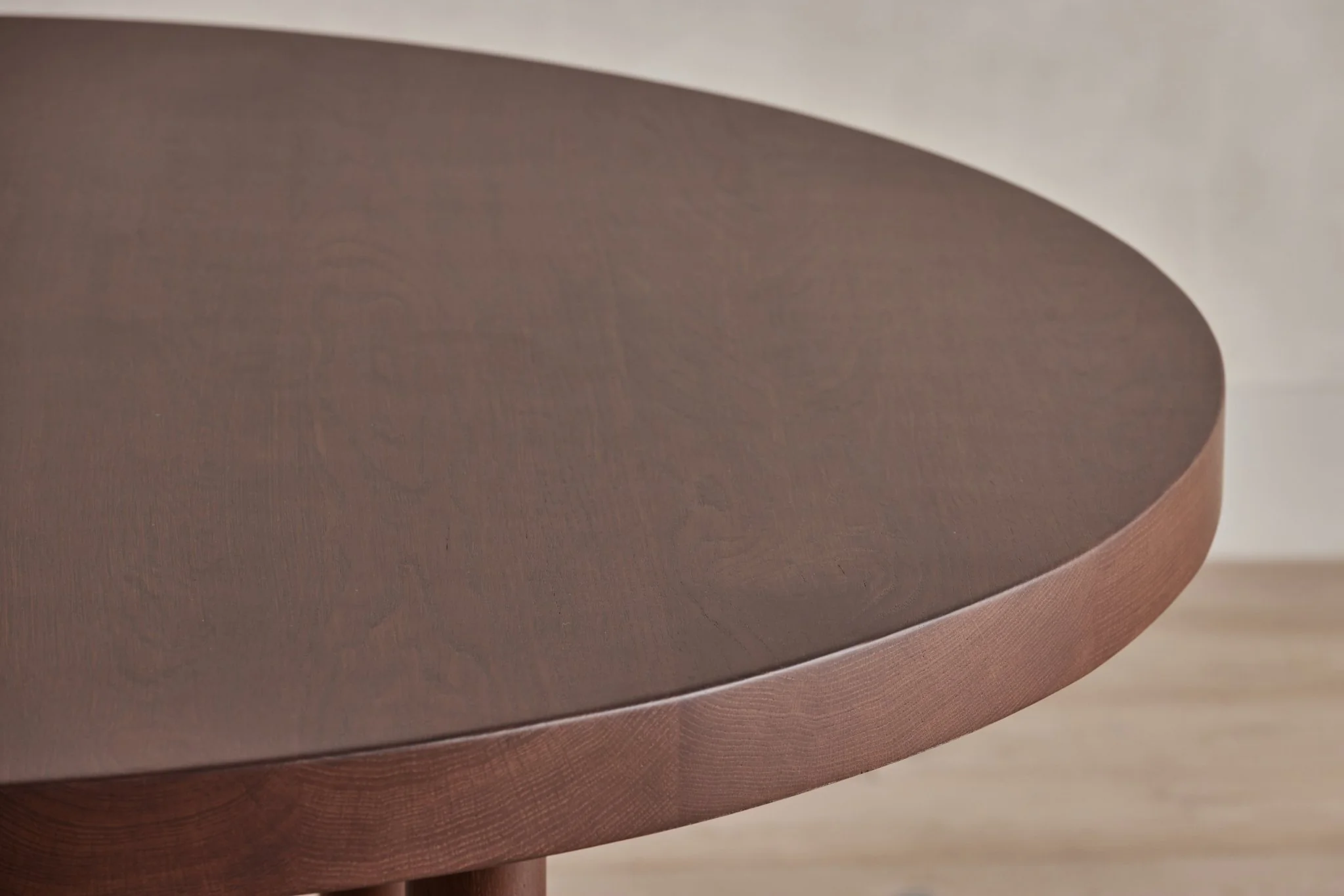 Round Dining Table - Image 15