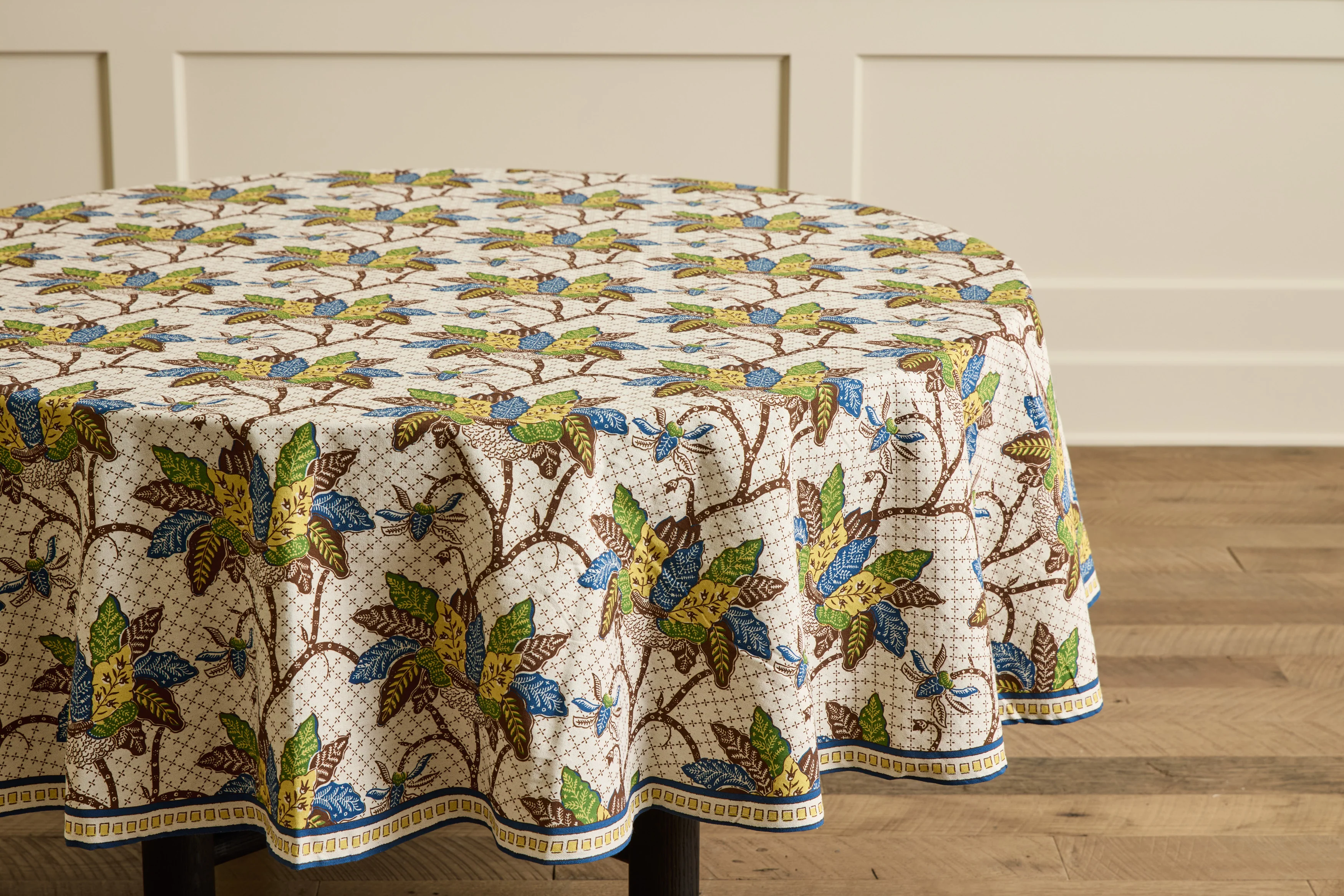 Night Bloom Tablecloth In Citron Medley - Image 7