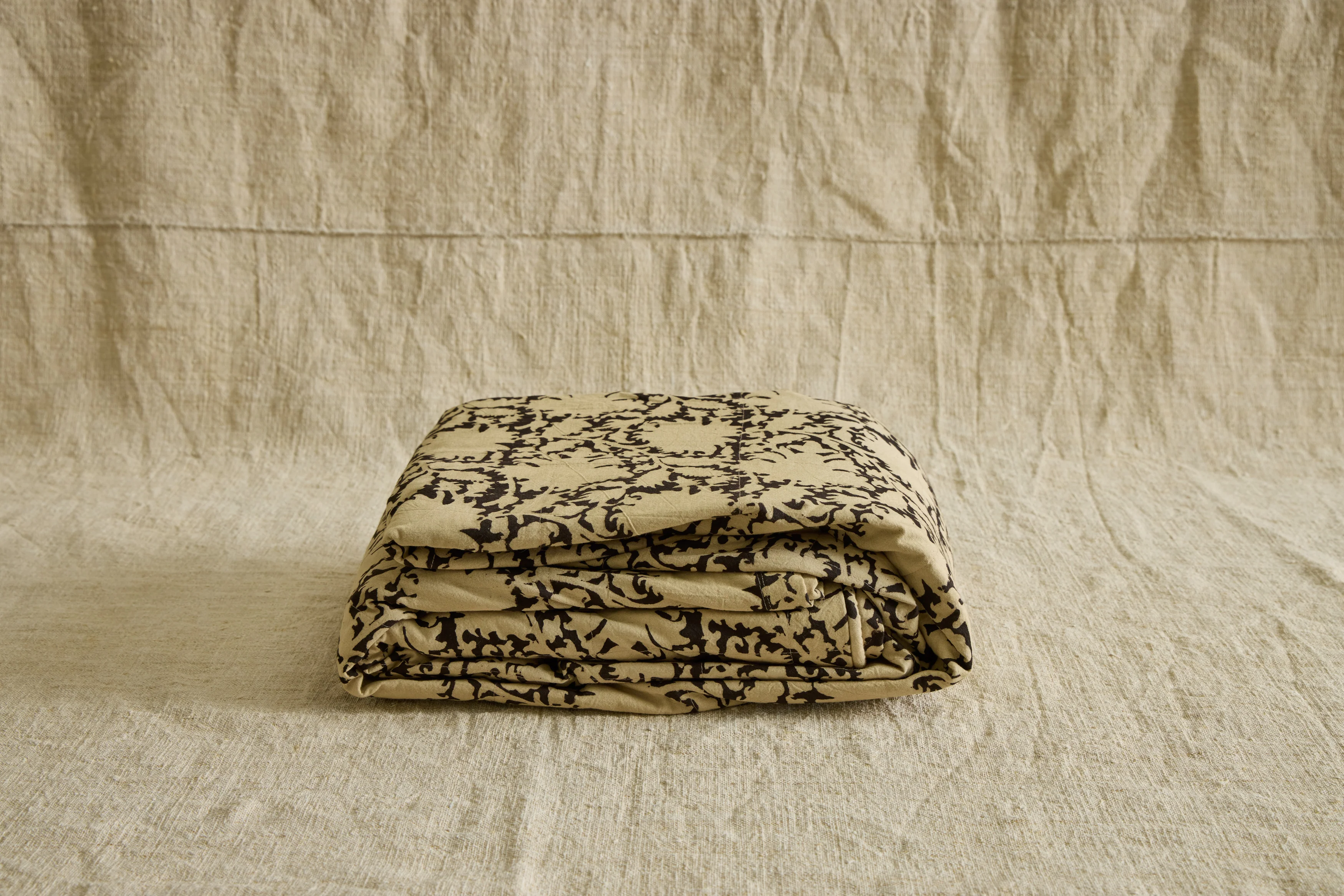 Rebecca Ruffle Bedspread - Image 4